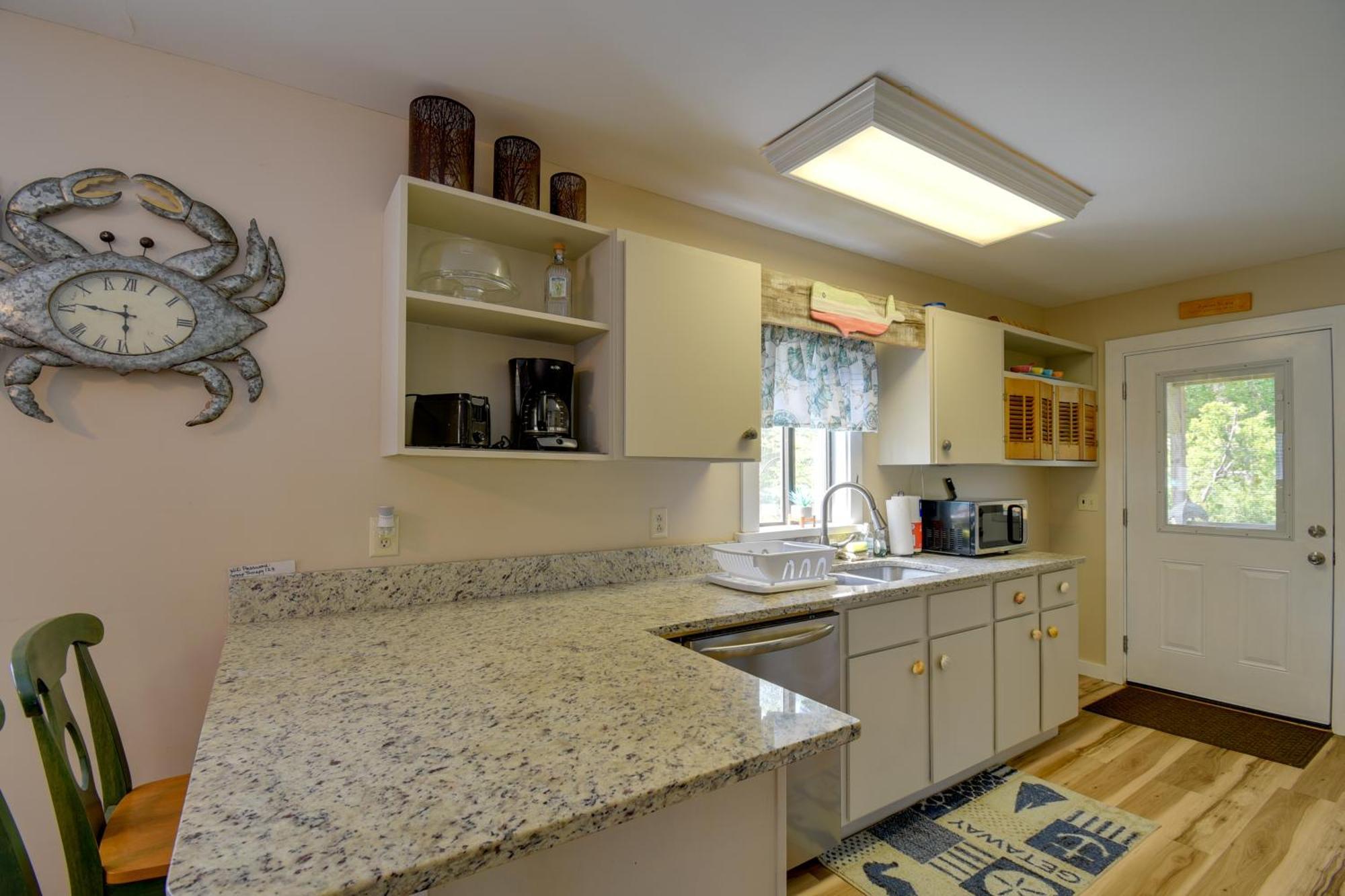 Ocean Isle Apartment With Balcony, 1 Mi To Beach! أوشن إيسل بيتش المظهر الخارجي الصورة