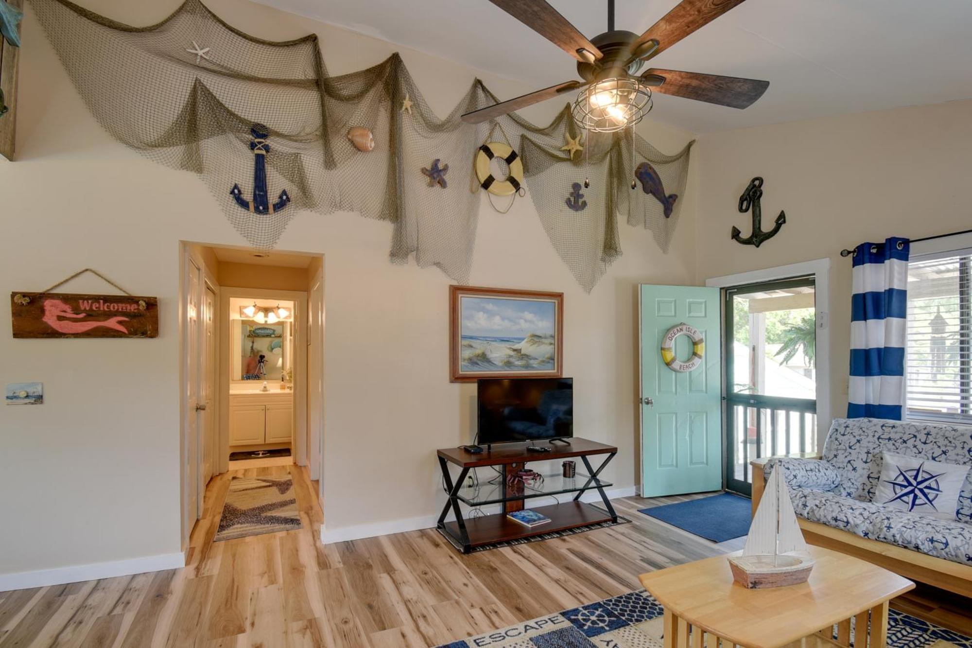 Ocean Isle Apartment With Balcony, 1 Mi To Beach! أوشن إيسل بيتش المظهر الخارجي الصورة