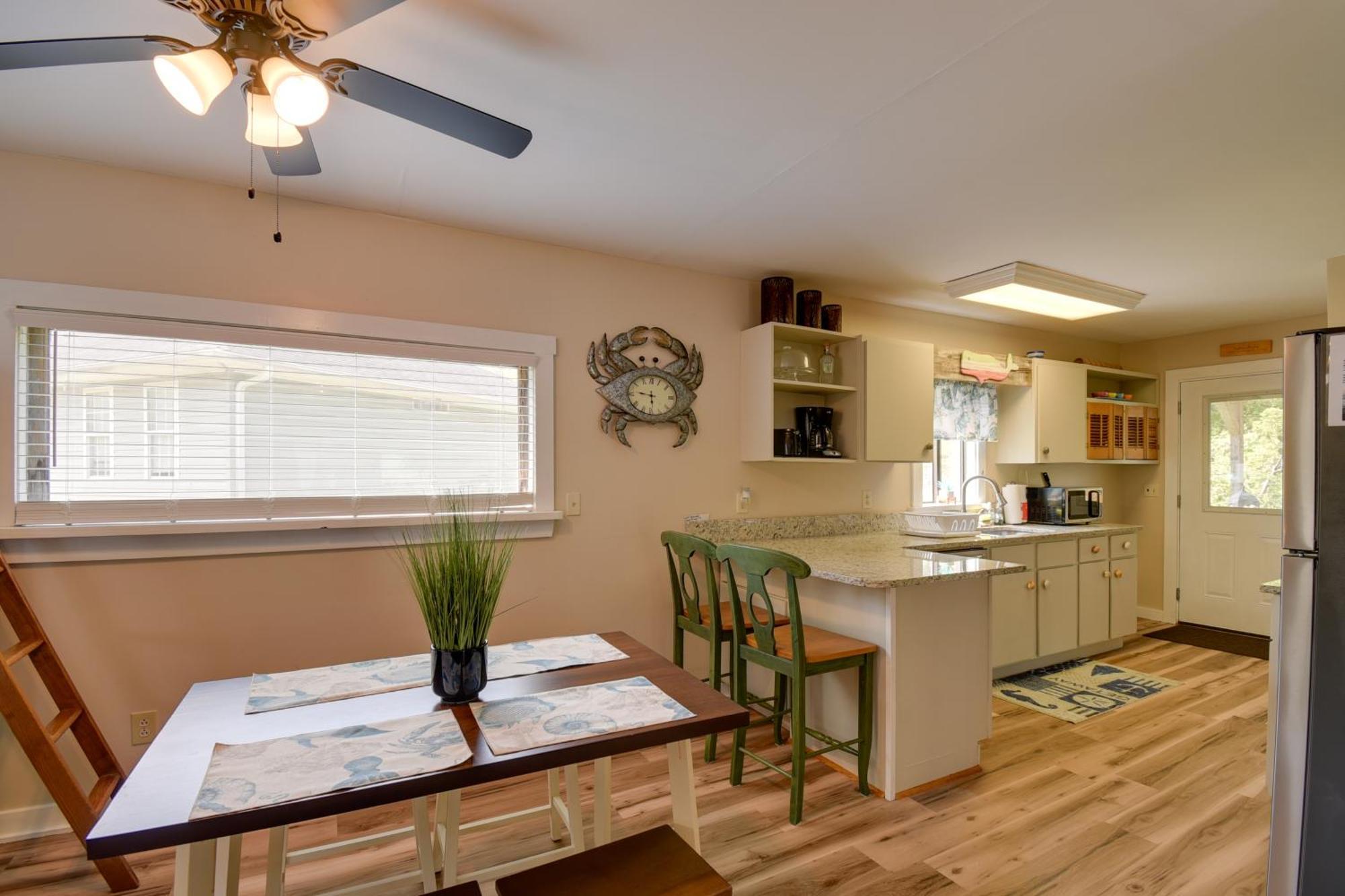 Ocean Isle Apartment With Balcony, 1 Mi To Beach! أوشن إيسل بيتش المظهر الخارجي الصورة