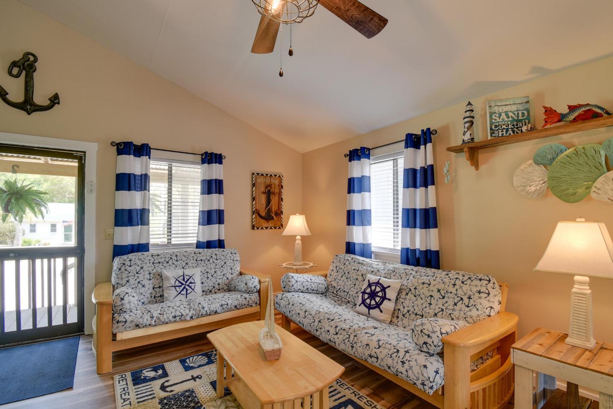 Ocean Isle Apartment With Balcony, 1 Mi To Beach! أوشن إيسل بيتش المظهر الخارجي الصورة